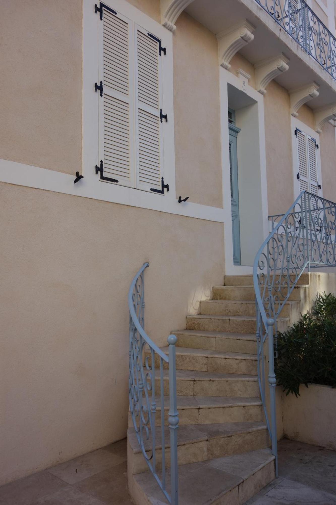 Port De Appartement