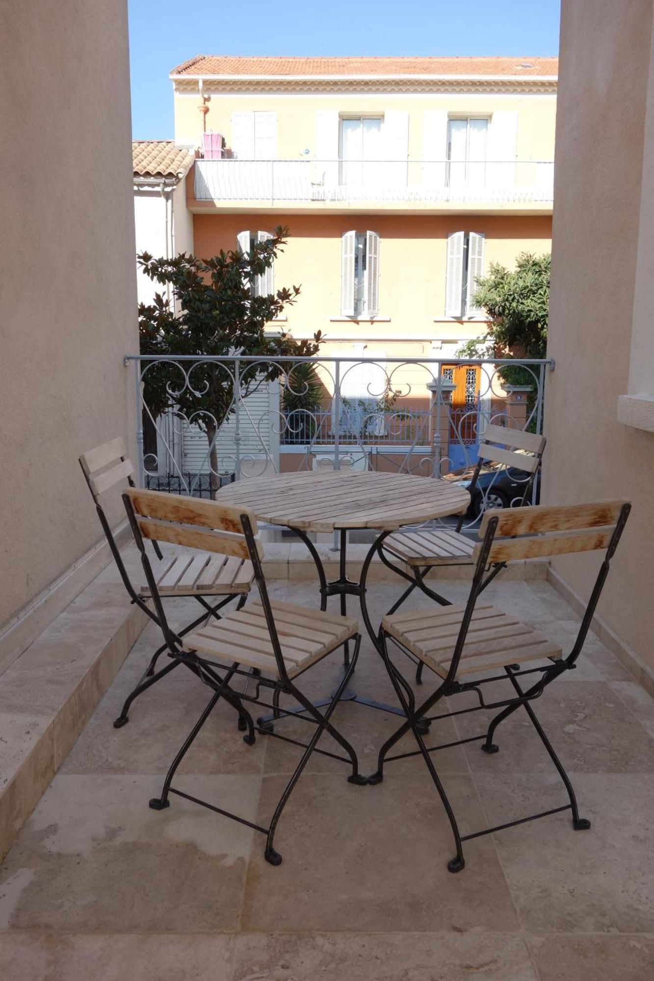 Port De Appartement